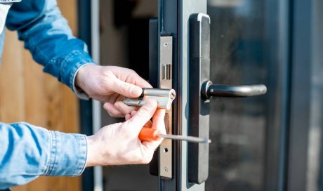 Ouvrir une porte bloquée avec poignée cassée sans dégâts - Décines-Charpieu - Arti-Met